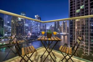 Five Star Canal View Studio DAMAC Maison Privé Business Bay Pool Spa and Valet by Stayfinity