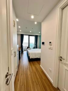 H House hillside apartment studio 03a14T