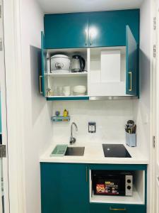 H House hillside apartment studio 03a14T
