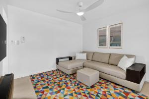 Spacious North Bondi Apt w Balcony near beach