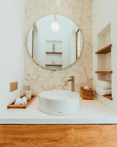 Cozy Villa In Pererenan - Skylight Bath & Walk to Beach