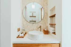 Cozy Villa In Pererenan - Skylight Bath & Walk to Beach