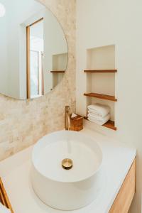 Cozy Villa In Pererenan - Skylight Bath & Walk to Beach