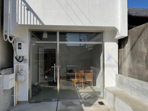 10minute walk from Gifu Station Private parking available for up to 2 cars Accommodates 18 people6 bedrooms Rooftop BBQ
