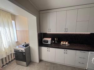 3 bedroom 2 bathroom 8 guests