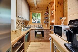 Holiday Home With Pool And Wellness - Happy Rentals