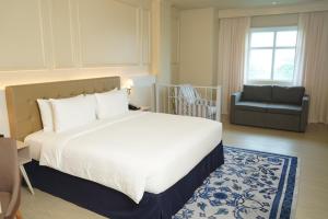 The Monarch Hotel