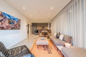 Luxury 3 plus 1 Bedroom Residence in Metropole Opera