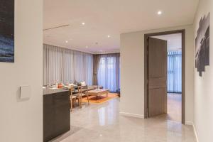 Luxury 3 plus 1 Bedroom Residence in Metropole Opera