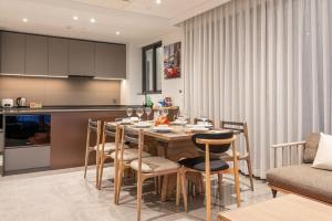 Luxury 3 plus 1 Bedroom Residence in Metropole Opera