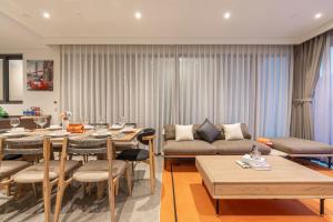 Luxury 3 plus 1 Bedroom Residence in Metropole Opera