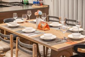 Luxury 3 plus 1 Bedroom Residence in Metropole Opera