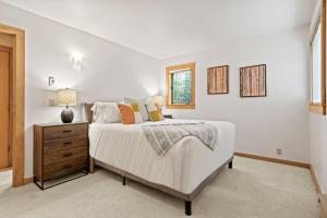 RMR: Rendezvous A1 Condo in Teton Village