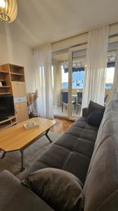Fregata Duplex- Spacious & Bright with a terrace -near beaches- easy to Old town