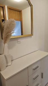 Fregata Duplex- Spacious & Bright with a terrace -near beaches- easy to Old town