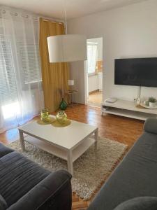 Apartment G&G Pula with swimming pool