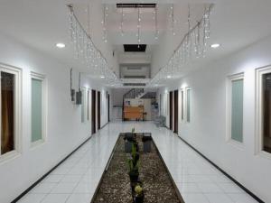 RedDoorz near Plaza Simpang Lima