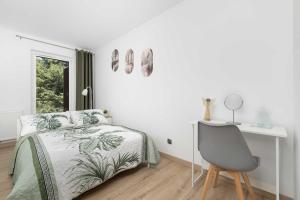 Przytulne Apartamenty Blisko Gór z Balkonem i Parkingiem by Noclegi Renters