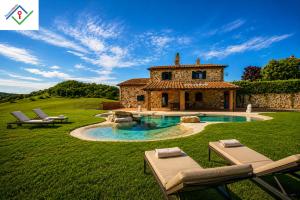 La Casina - Villa Toscana con Piscina Privata, Idromassaggio, Sauna, Palestra e Vista Panoramica a Riparbella