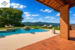 La Casina - Villa Toscana con Piscina Privata, Idromassaggio, Sauna, Palestra e Vista Panoramica a Riparbella
