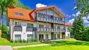 Szklarska Village - apartamenty z sauną i balią w malowniczej okolicy obok Dino Parku - by Royal Aparts