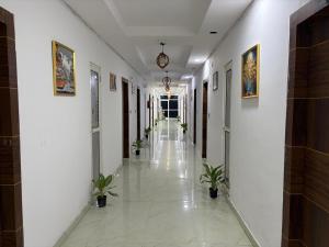 PLAY HOTEL BUDHA TOWER sector 18 metro
