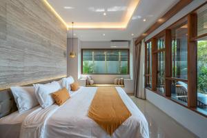 Villa Nishiki - Tropical 5BR Luxe Villa with 20m Pool, Gym & Karaoke