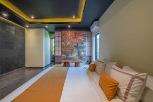 Villa Nishiki - Tropical 5BR Luxe Villa with 20m Pool, Gym & Karaoke