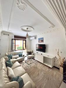 Lensoleillé, pied à terre Familial calme, en plein Tanger