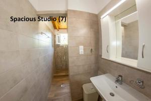 Elaionas Holiday Home studios and apartments