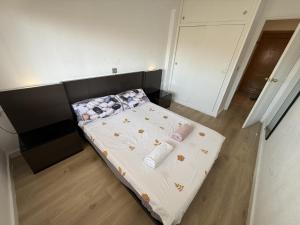 Apartment with Pool & Balcony in Alicante by Turihome