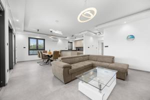 Modern Istrian Villa Da Ella - by Istrabook