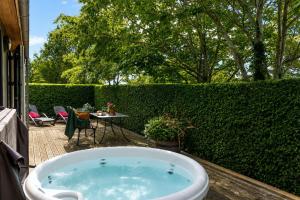 Amber Lodge, Strawberryfield Park - Hot Tub - Free WiFi & Parking