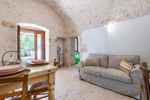 Lamia Terra 3BR, Terrace & BBQ - Happy Rentals