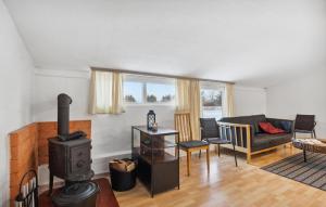 2 Bedroom Nice Apartment In Ringkøbing