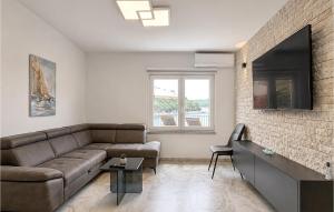 Beach Front Apartment In Krnica With Wifi