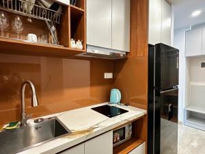 Gold Coast Building - Luxury Seaview Apartment