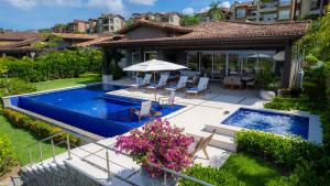 Casa Ohana 5 bdrs ocean view in Los Suenos