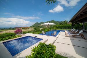 Casa Ohana 5 bdrs ocean view in Los Suenos