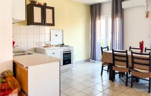 Awesome Apartment In Gusce With Wifi