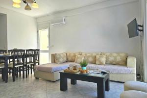 Two Bedroom Apartment With Sea View-061 - Happy Rentals