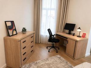 Riga Centre Stay with Balcony & Lift - 5-Min Walk to Old Town