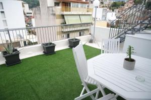 Central aesthetic studio with panoramic views