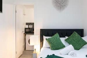 TOS Luxury Modern Private Studio