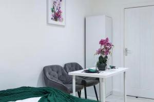 TOS Luxury Modern Private Studio