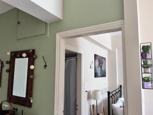 Almyra Home
