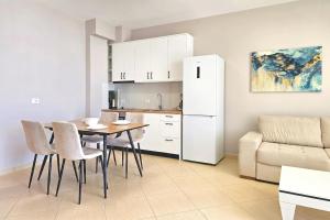 Happy Stay Ilir 214 w Sea View Balcony - Happy Rentals