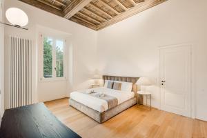 Golden Luxe, Palazzo delle Belle Arti