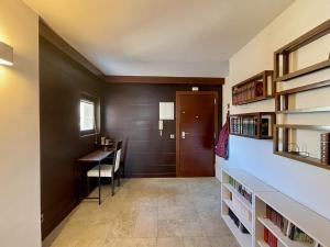 Exclusive beachfront apartment Torremolinos - pool - paddle - tenis - wifi - central aircon
