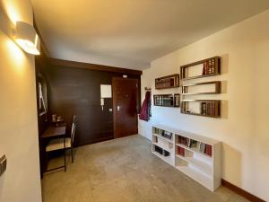 Exclusive beachfront apartment Torremolinos - pool - paddle - tenis - wifi - central aircon